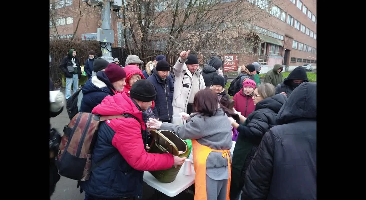 Всякий, кто старается сделать добро ближнему приносит пользу, в первую очеред…