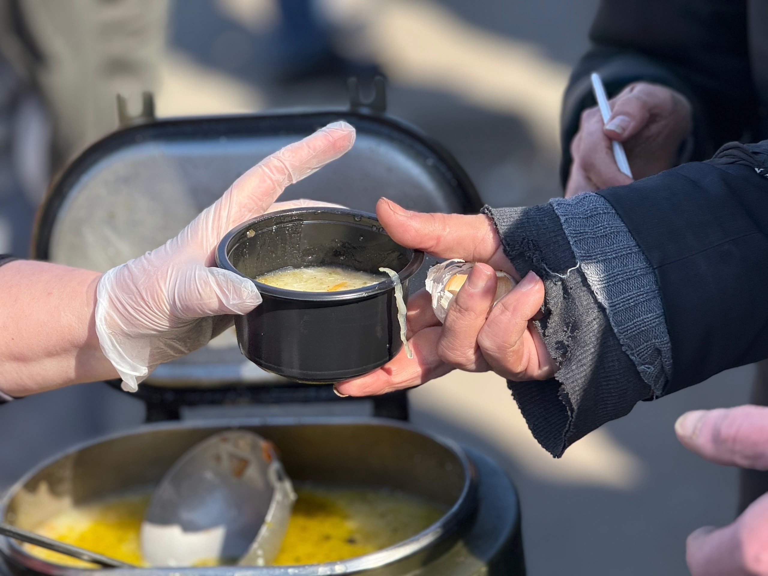 Была на мне рука Господа, и Господь вывел меня духом и поставил меня среди по…