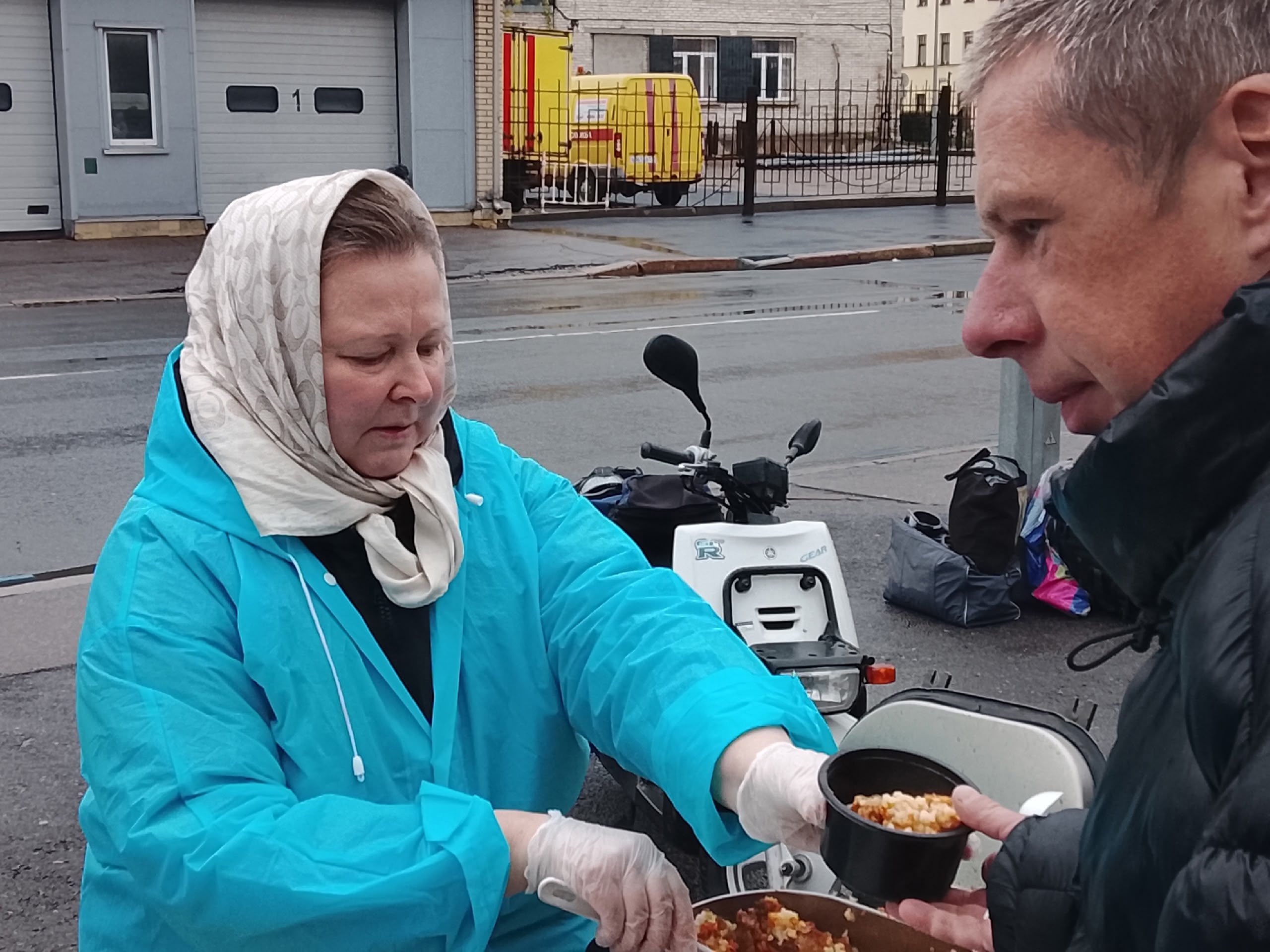 Так хорошо и уютно сидеть в тёплой квартире в холодную и дождливую субботу, п…