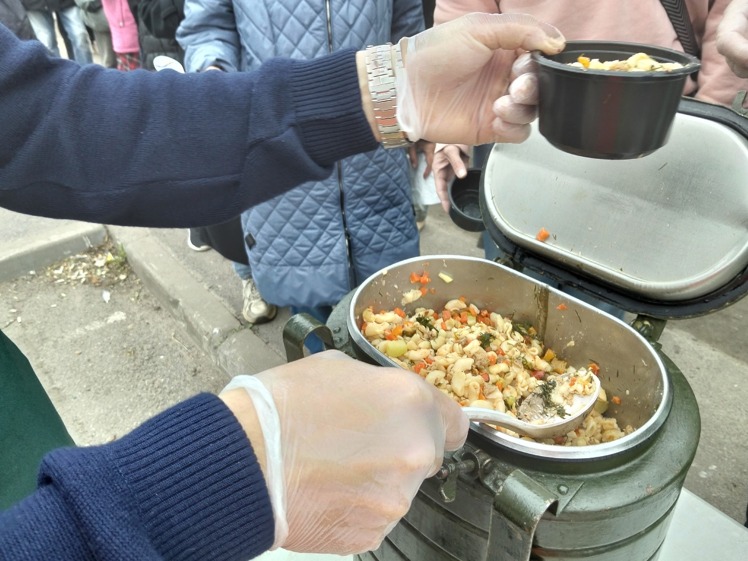 “У меня наверное несколько причин: с одной стороны, хочется нести хоть какую-…