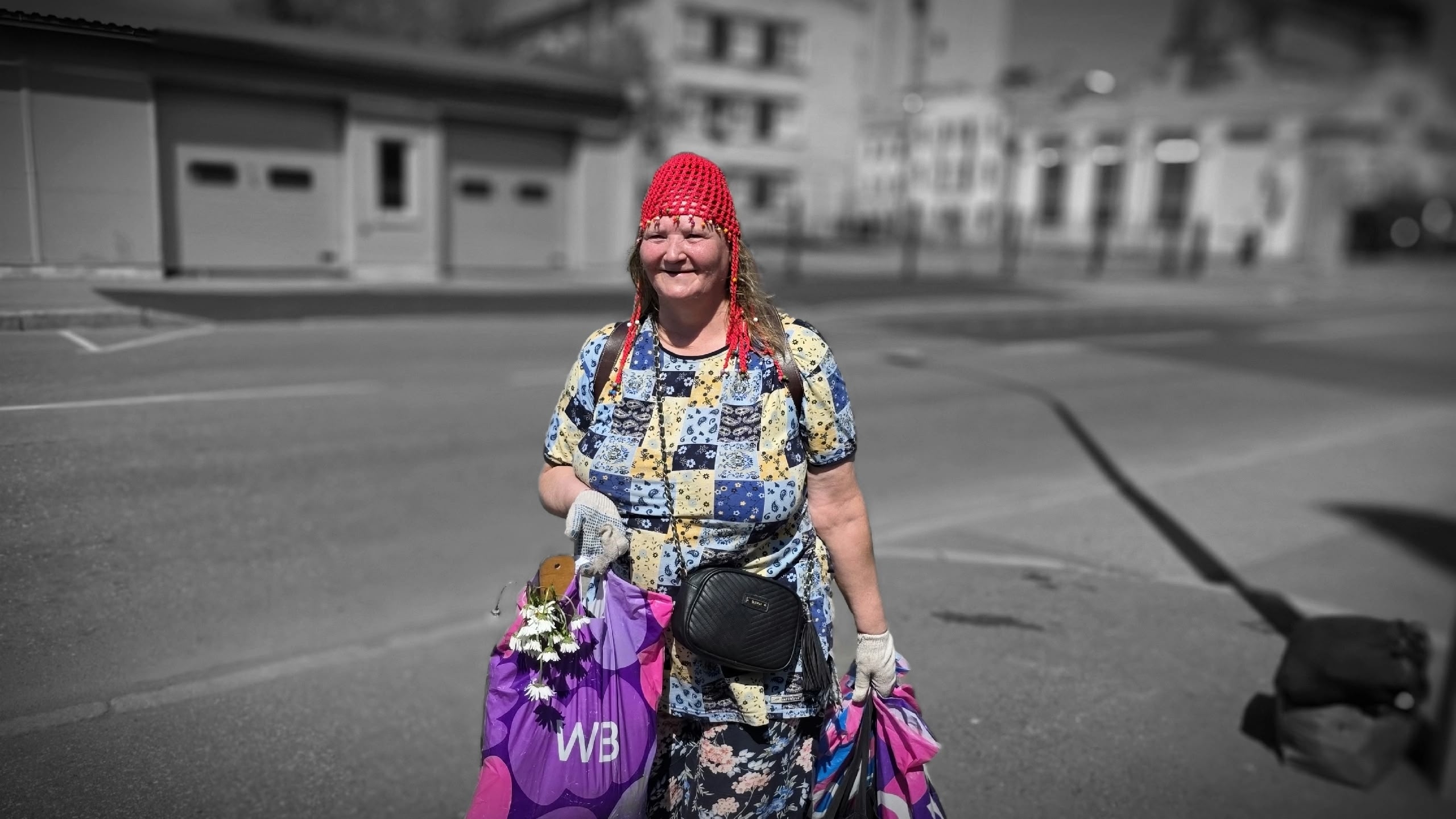 Казалось бы, какая может быть улыбка на лице, когда живёшь на дне…